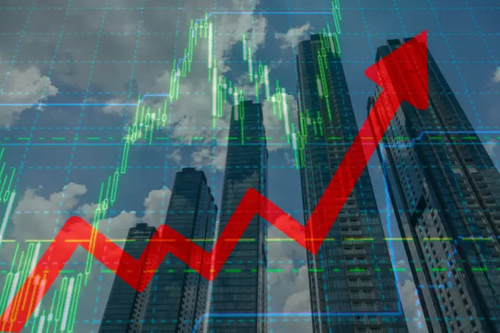 Best Growth Shares Amid Tech Surge Following Rate Cut Hopes