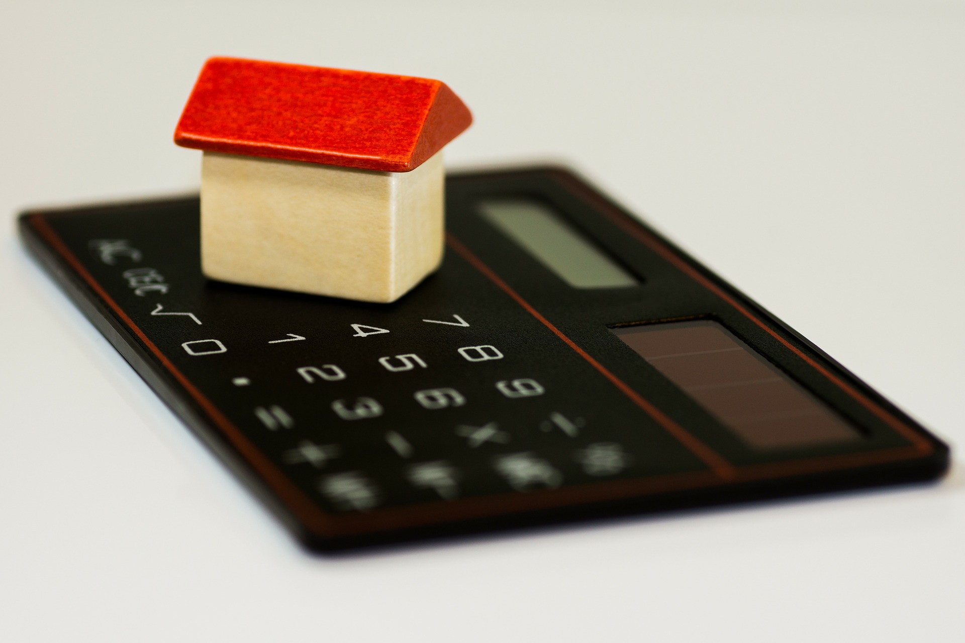 Has Cedar Woods Properties Limited™s diversification strategy remained on track?