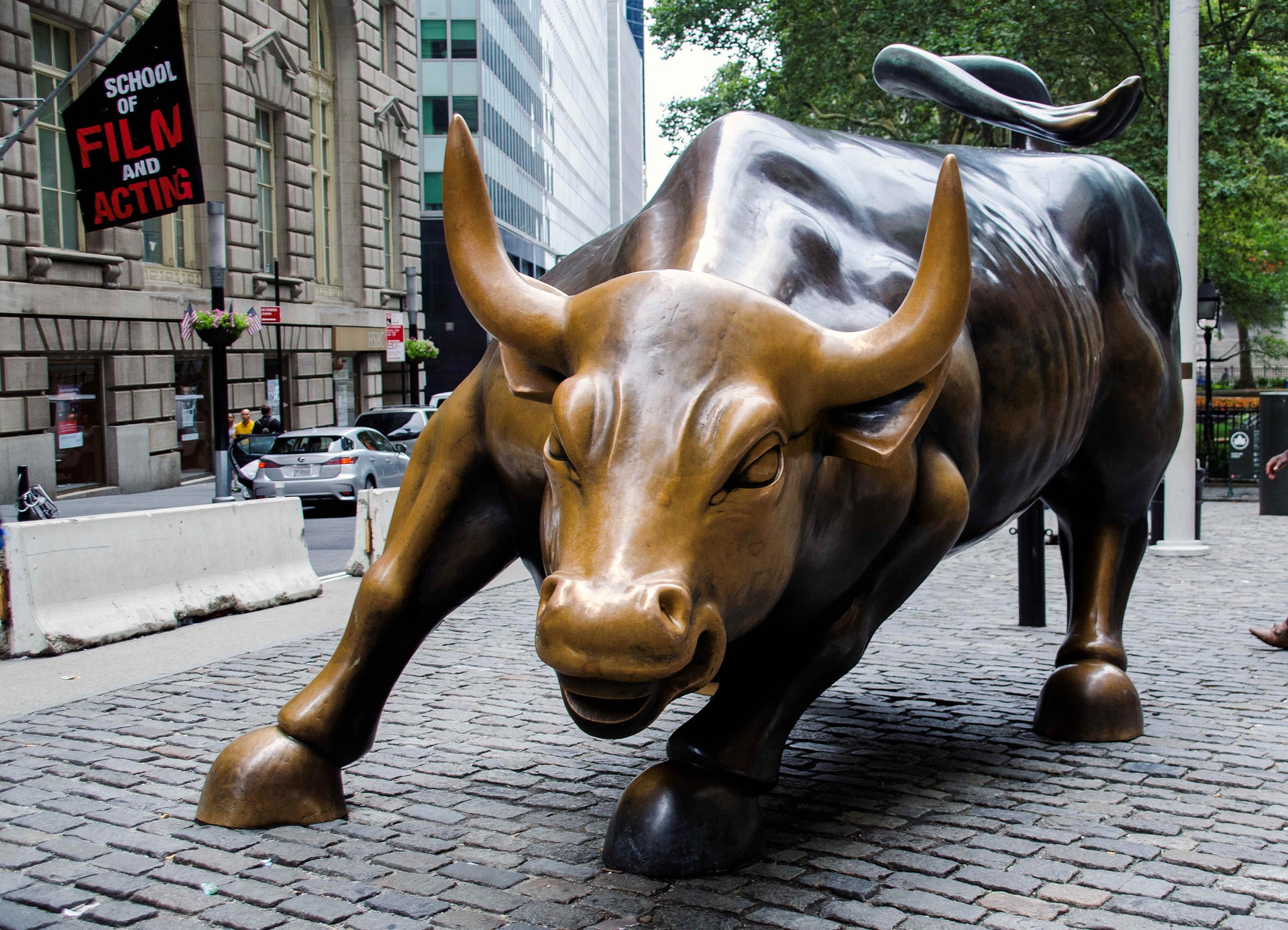 2 ASX stocks worth investing  Victory Mines and Collection House