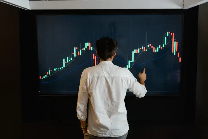 CHARTER HALL LONG WALE REIT (ASX: CLW)