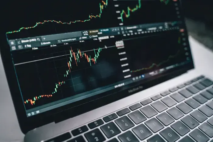 UNIVERSAL STORE HOLDINGS LIMITED (ASX: UNI)
